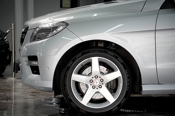 Mercedes-Benz ML350 6 of 18