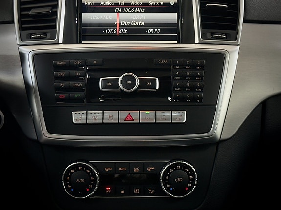 Mercedes-Benz ML350 16 of 18