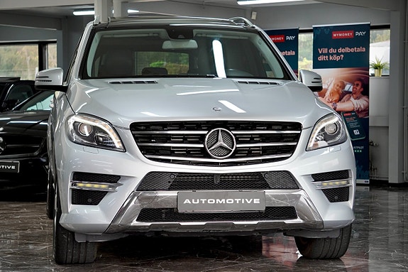 Mercedes-Benz ML350 8 of 18