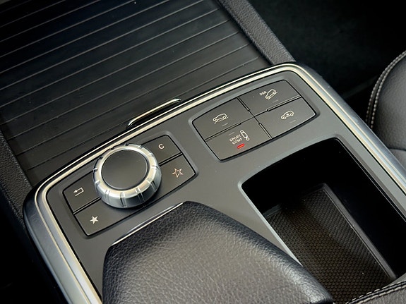 Mercedes-Benz ML350 18 of 18