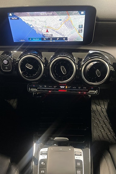 Mercedes-Benz A180 14 of 15