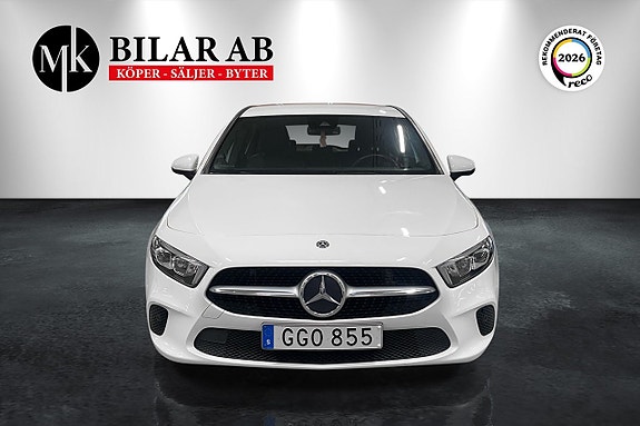 Mercedes-Benz A180 2 of 15