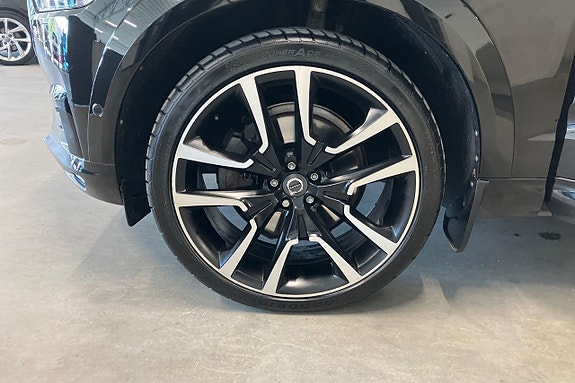 Volvo XC60 25 of 30