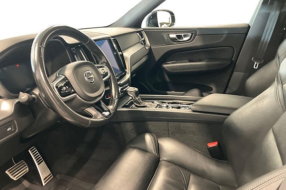 Volvo XC60 10 of 30