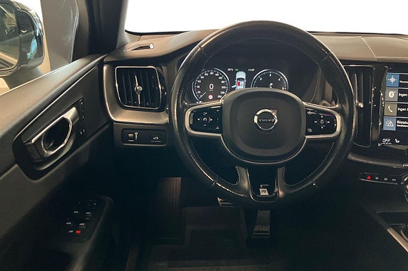 Volvo XC60 14 of 30