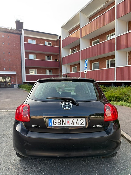 Toyota Auris 3 of 7