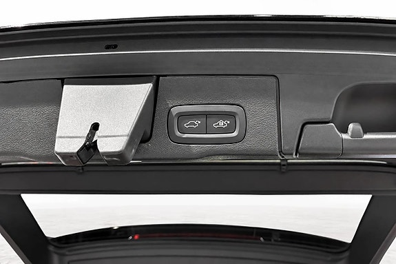 Volvo XC60 12 of 18