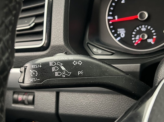 Volkswagen Amarok 19 of 30