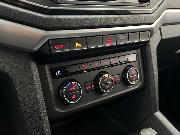 Volkswagen Amarok 28 of 30