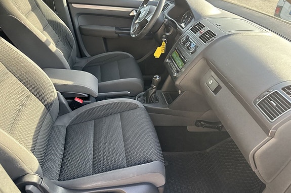 Volkswagen Touran 12 of 22