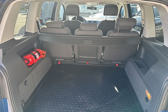 Volkswagen Touran 22 of 22