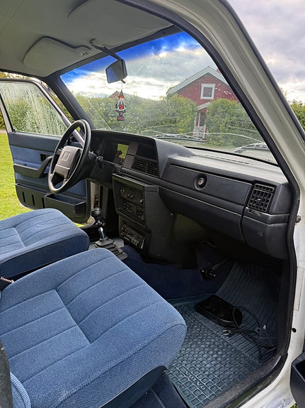 Volvo 240 4 of 9