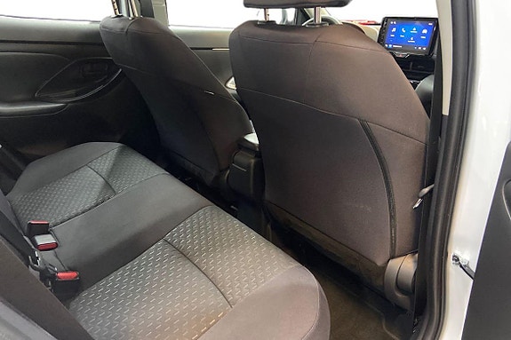 Toyota Yaris Cross 9 of 21