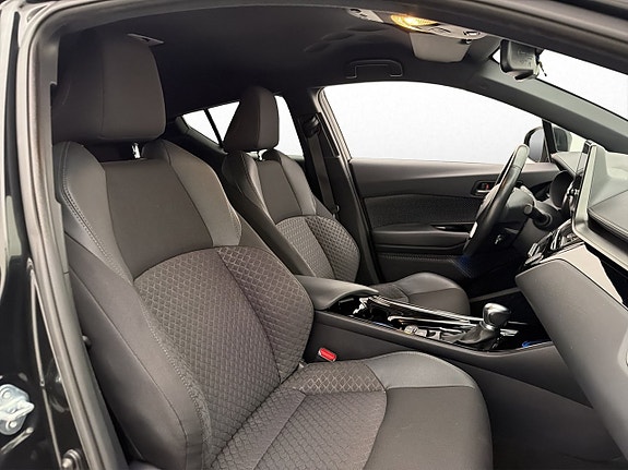 Toyota C-HR 11 of 27