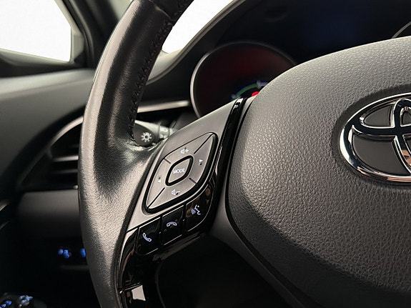 Toyota C-HR 15 of 27