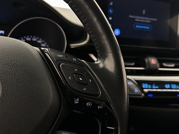 Toyota C-HR 16 of 27