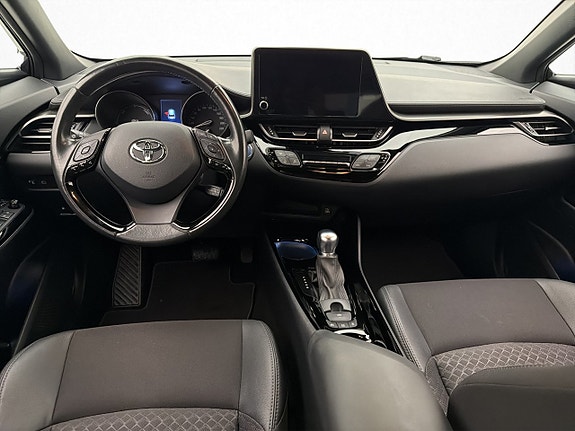 Toyota C-HR 10 of 27