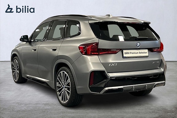 BMW iX1 2 of 19