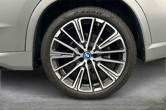 BMW iX1 14 of 19
