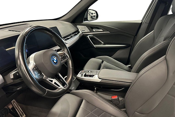BMW iX1 12 of 19