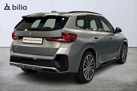 BMW iX1 16 of 19
