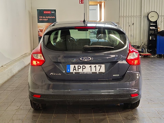 Ford Focus 5 of 12