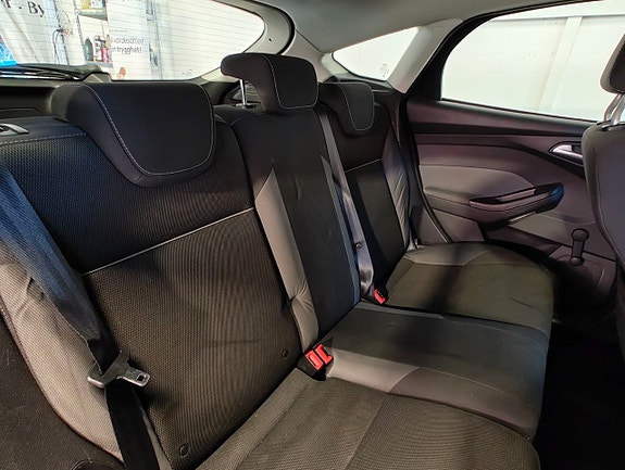 Ford Focus 6 of 12