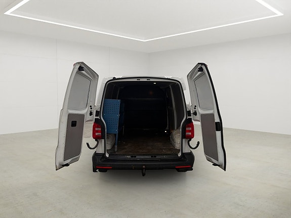 Volkswagen Transporter 12 of 29