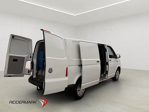 Volkswagen Transporter 28 of 29