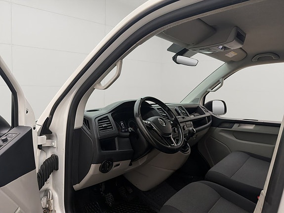 Volkswagen Transporter 14 of 29