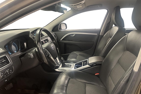Volvo V70 16 of 25