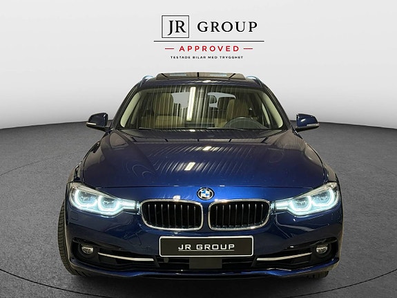 BMW 330i 2 of 13