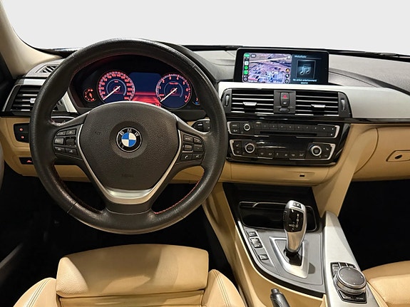 BMW 330i 9 of 13