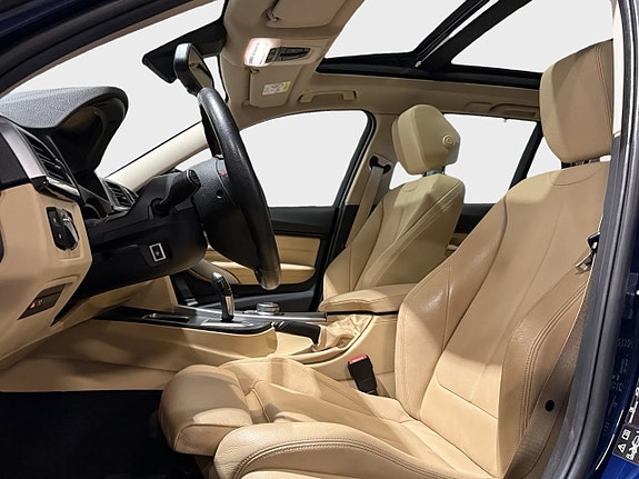 BMW 330i 8 of 13