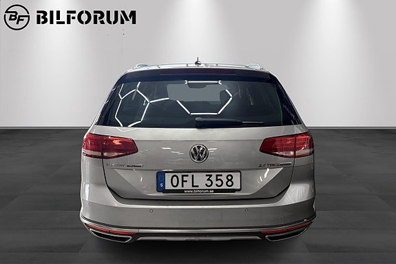 Volkswagen Passat Alltrack 6 of 18