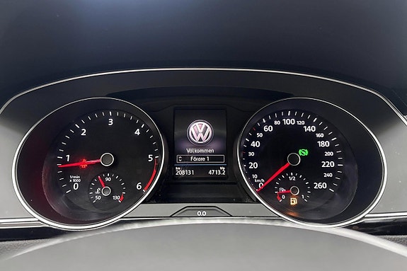Volkswagen Passat Alltrack 13 of 18