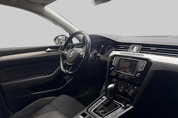 Volkswagen Passat Alltrack 11 of 18