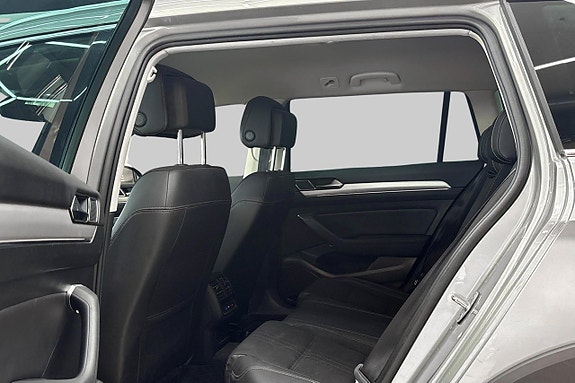 Volkswagen Passat Alltrack 9 of 18