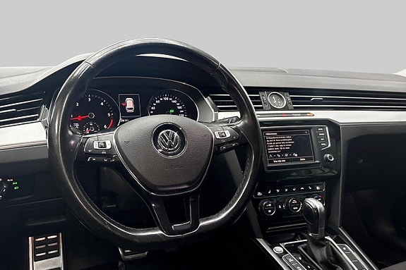 Volkswagen Passat Alltrack 10 of 18