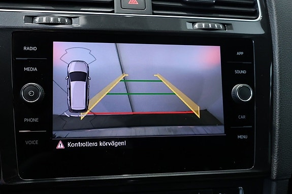 Volkswagen Golf Alltrack 13 of 18