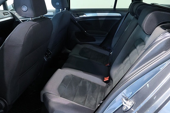 Volkswagen Golf Alltrack 16 of 18