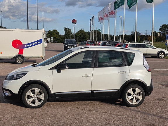 Renault Scenic XMod 5 of 12