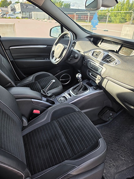 Renault Scenic XMod 7 of 12
