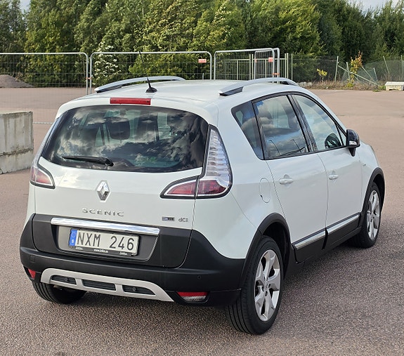 Renault Scenic XMod 2 of 12