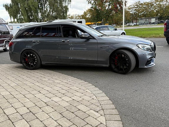 Mercedes-Benz AMG GT Black Series 3 of 13