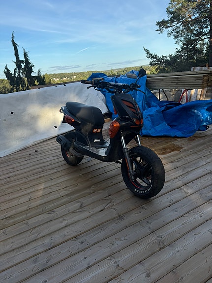 Yamaha Slider 4 of 7