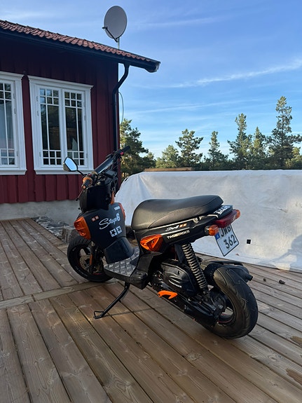 Yamaha Slider 2 of 7