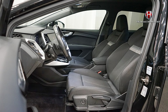 Audi Q4 e-tron 10 of 24