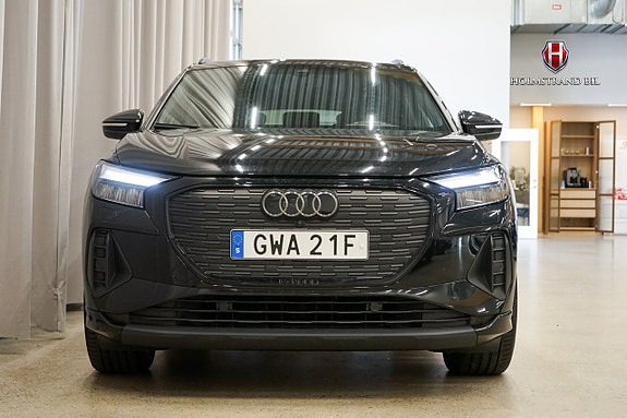 Audi Q4 e-tron 6 of 24