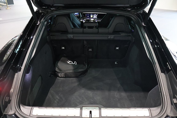 Porsche Panamera 4 16 of 17